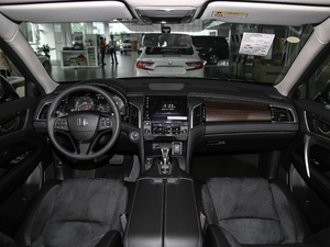 2019款240TURBO 两驱精英版 内饰全景