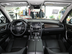 2019款240TURBO 两驱尊享版 内饰全景