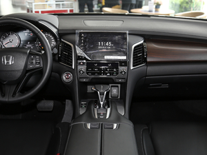 2019款240TURBO 两驱尊享版 中控台
