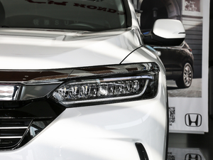 2020款240TURBO CVT两驱豪华版 大灯