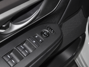 2020240TURBO CVT(q)Ӣ п؅^(q)