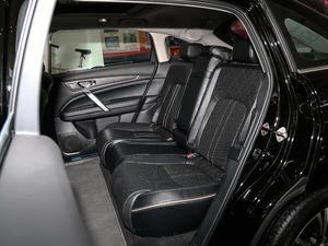 2020款240TURBO 两驱尊享版 后排座椅