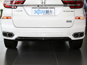 2020款370TURBO 两驱豪华版 排气管