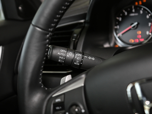 2020款370TURBO 两驱豪华版 中控区