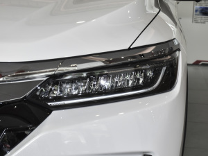 2021款240TURBO CVT两驱豪华版 大灯