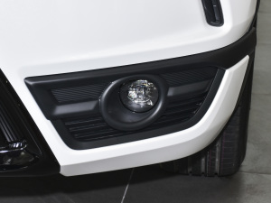 2021款240TURBO CVT两驱豪华版 前雾灯