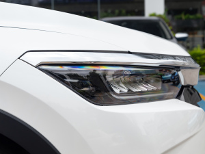 2021240TURBO CVT򌾫Ӣ ^