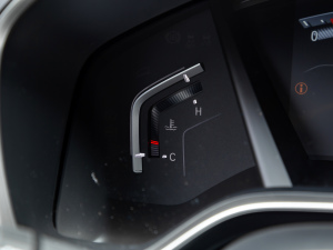 2021240TURBO CVT򌾫Ӣ п؅^