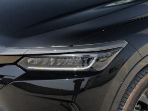 2021款240TURBO CVT两驱幻夜版 大灯