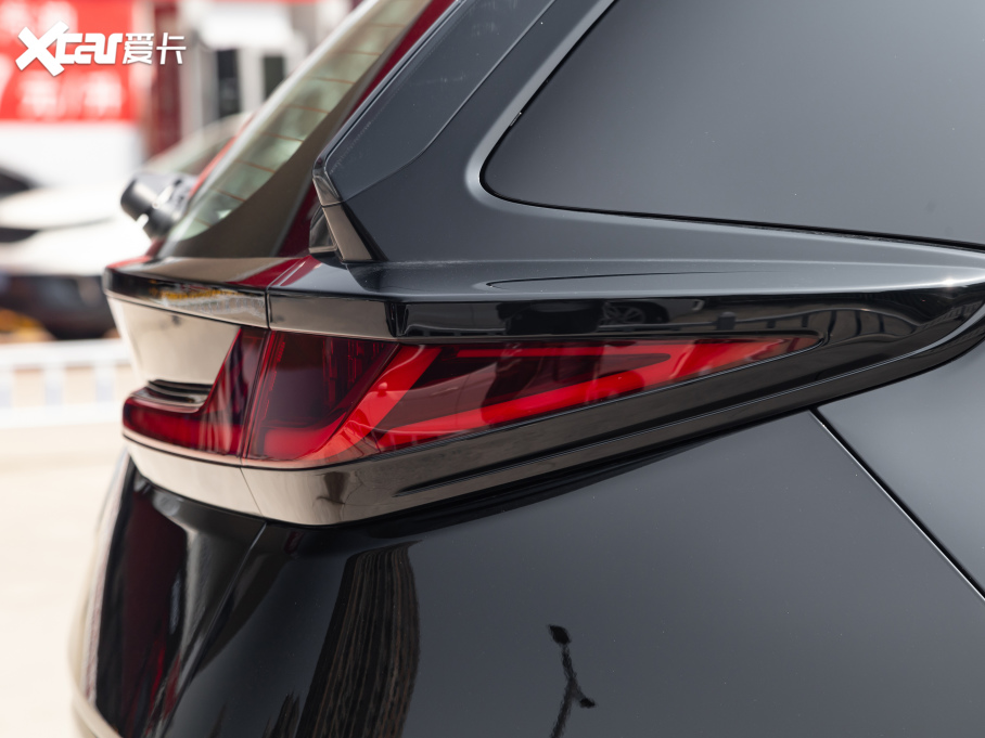 2021���Ӱ�J����� 2.0L ����J�����A��