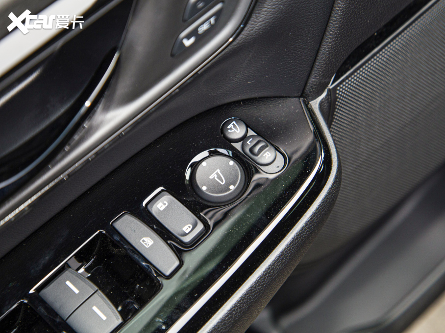 2021���Ӱ�J����� 2.0L ���(q��)�J����ҹ��