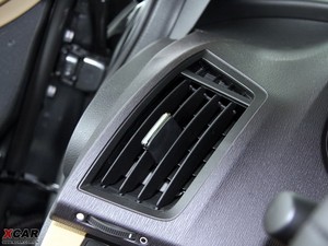 2009款2.4L 豪华版 中控区