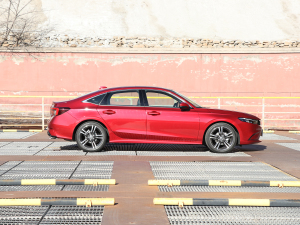 2022240TURBO CVT (c)ң