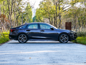 2022240TURBO CVT (c)ң