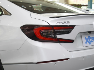2022款260TURBO 幻夜·尊贵版 尾灯