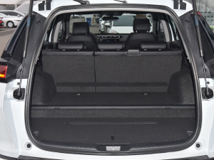 2022款e:PHEV 豪华版 行李厢空间