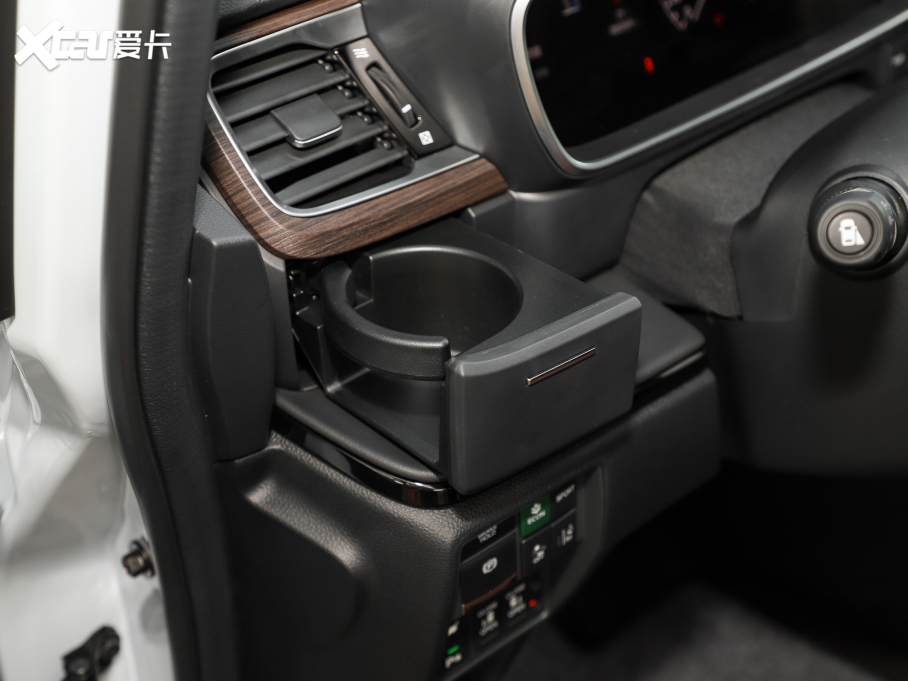 2022Wِ 2.0L e:HEV J