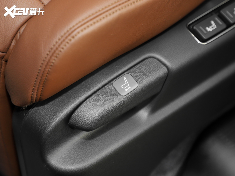 2022Wِ 2.0L e:HEV J