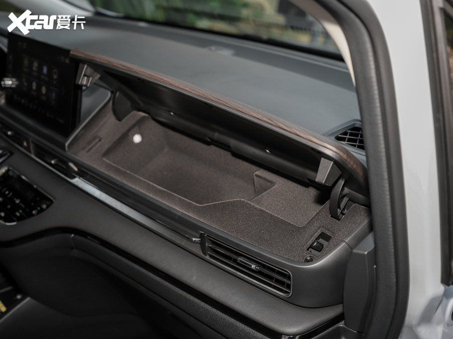 2022?yun)Wِ 2.0L e:HEV J