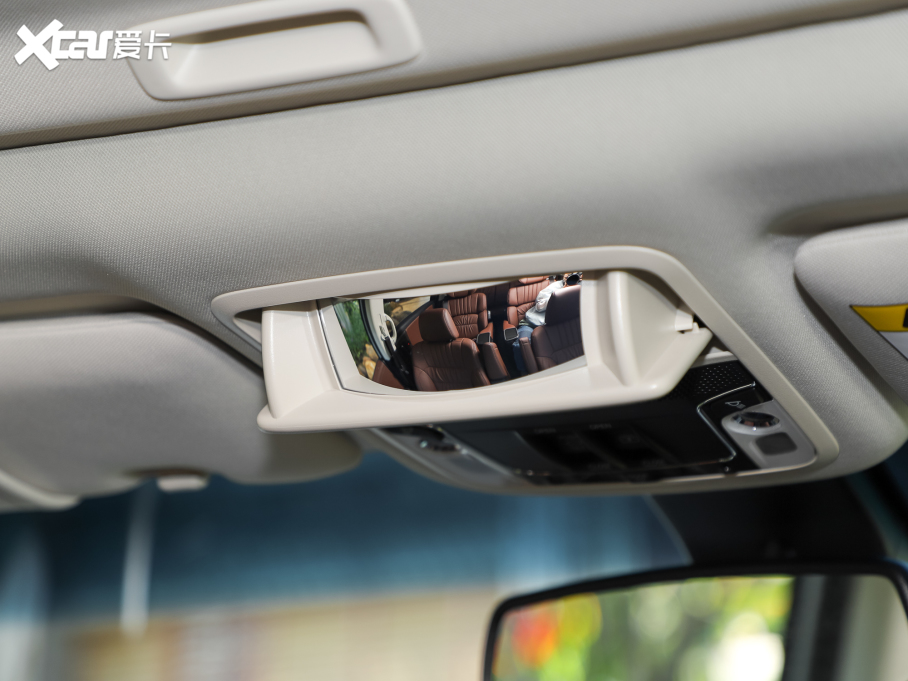 2022Wِ 2.0L e:HEV J