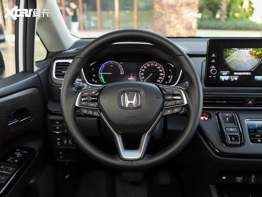 2022Wِ 2.0L e:HEV J