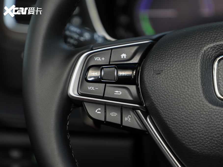 2022Wِ 2.0L e:HEV J