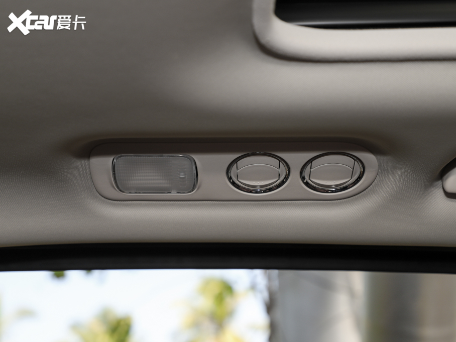 2022Wِ 2.0L e:HEV J