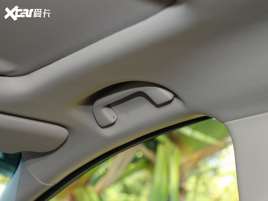 2022Wِ 2.0L e:HEV J