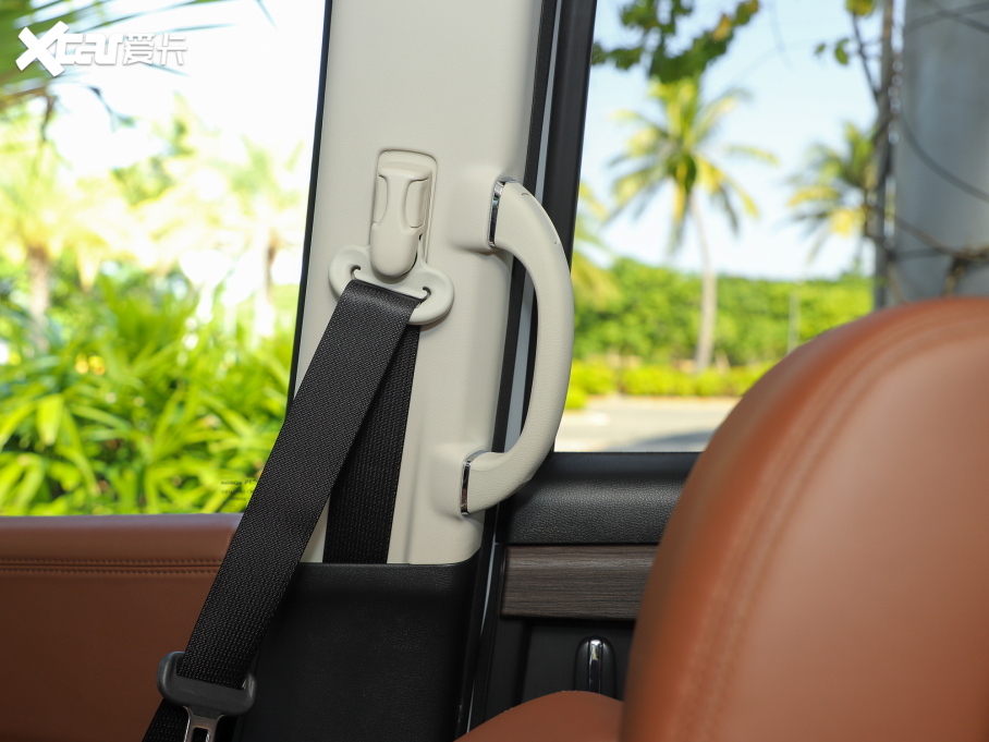 2022Wِ 2.0L e:HEV J