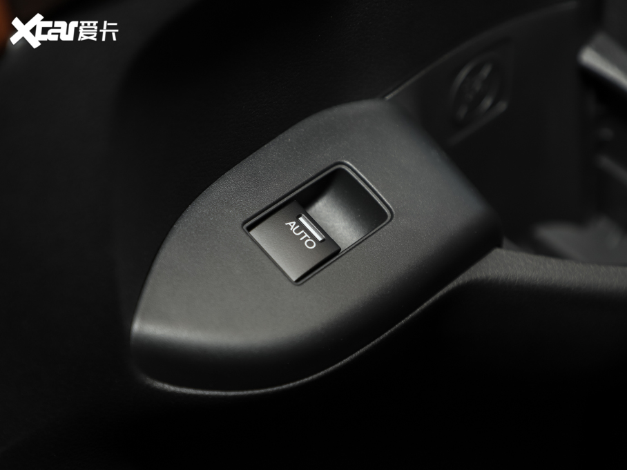 2022Wِ 2.0L e:HEV J