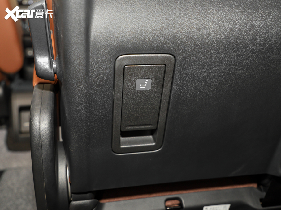 2022Wِ 2.0L e:HEV J