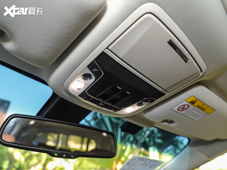 2022Wِ 2.0L e:HEV J