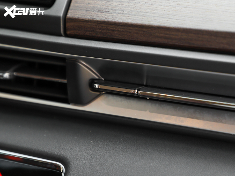 2022Wِ 2.0L e:HEV J