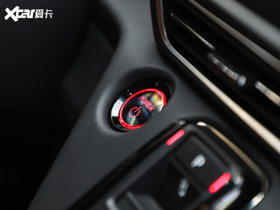 2022Wِ 2.0L e:HEV J