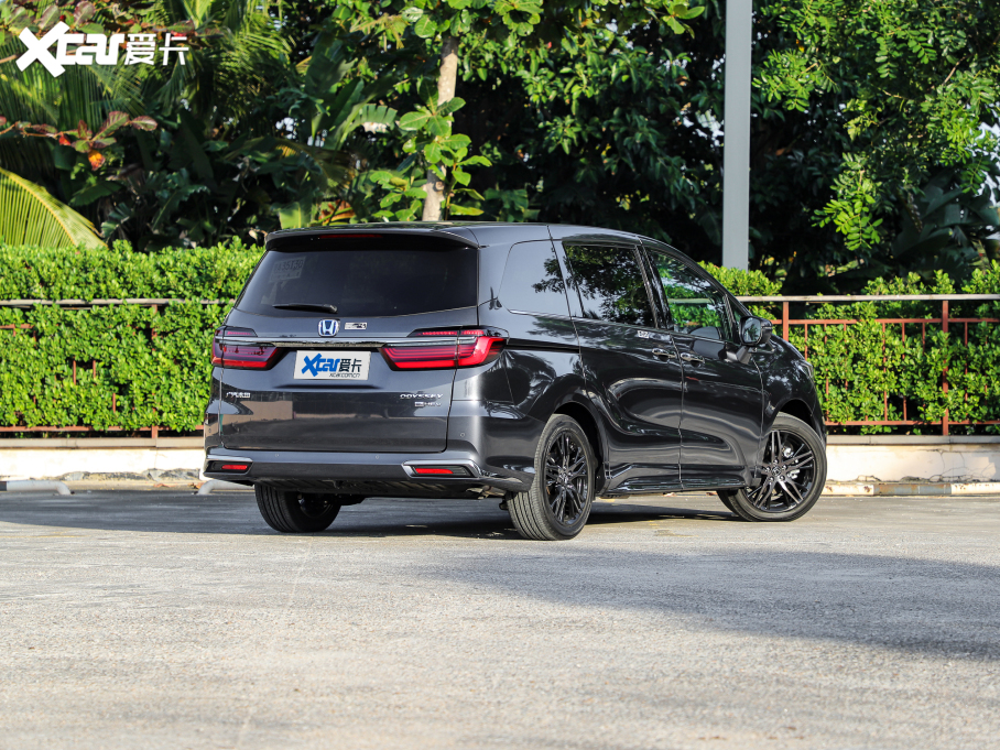 2022Wِ 2.0L e:HEV J