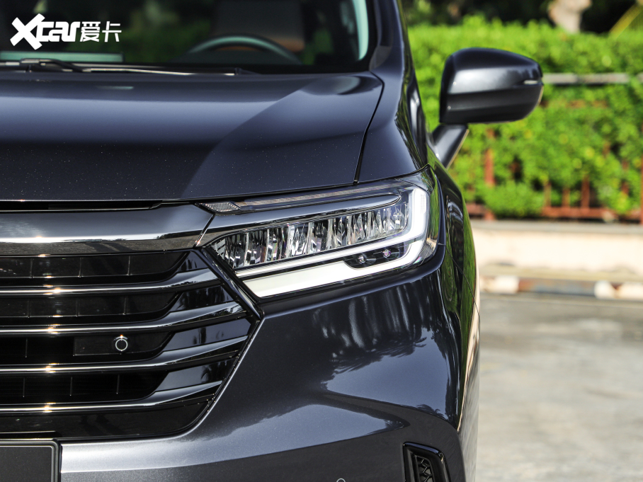 2022Wِ 2.0L e:HEV J