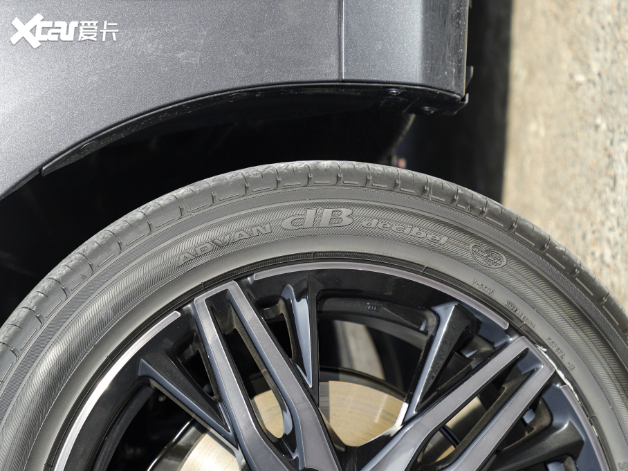 2022Wِ 2.0L e:HEV J