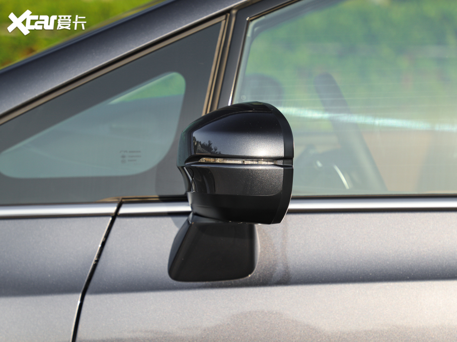 2022Wِ 2.0L e:HEV J