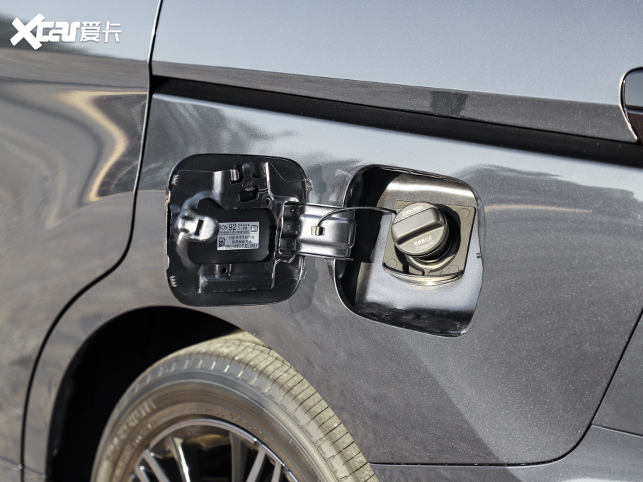 2022Wِ 2.0L e:HEV J