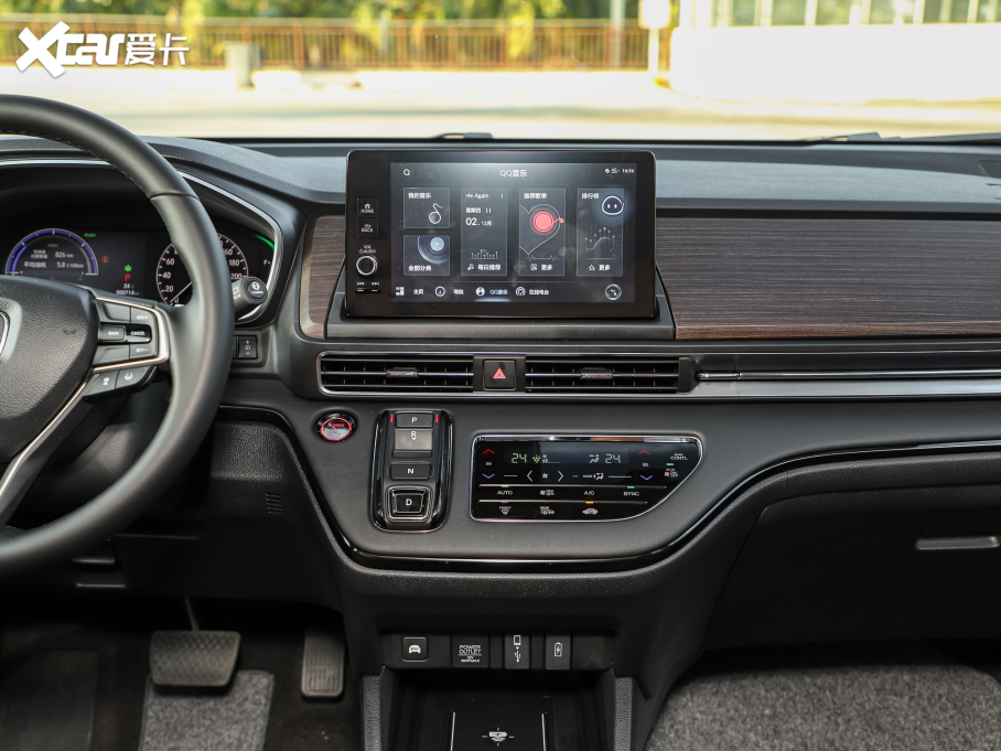 2022Wِ 2.0L e:HEV J