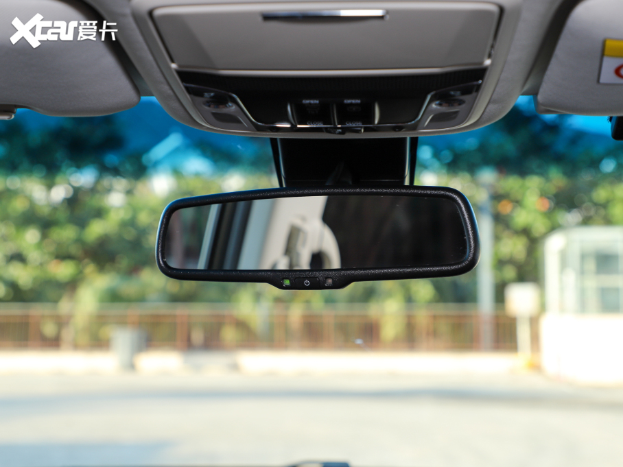 2022Wِ 2.0L e:HEV J