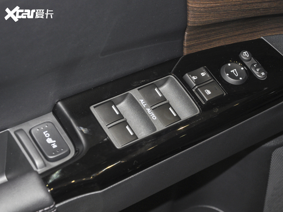 2022Wِ 2.0L e:HEV Jҫ