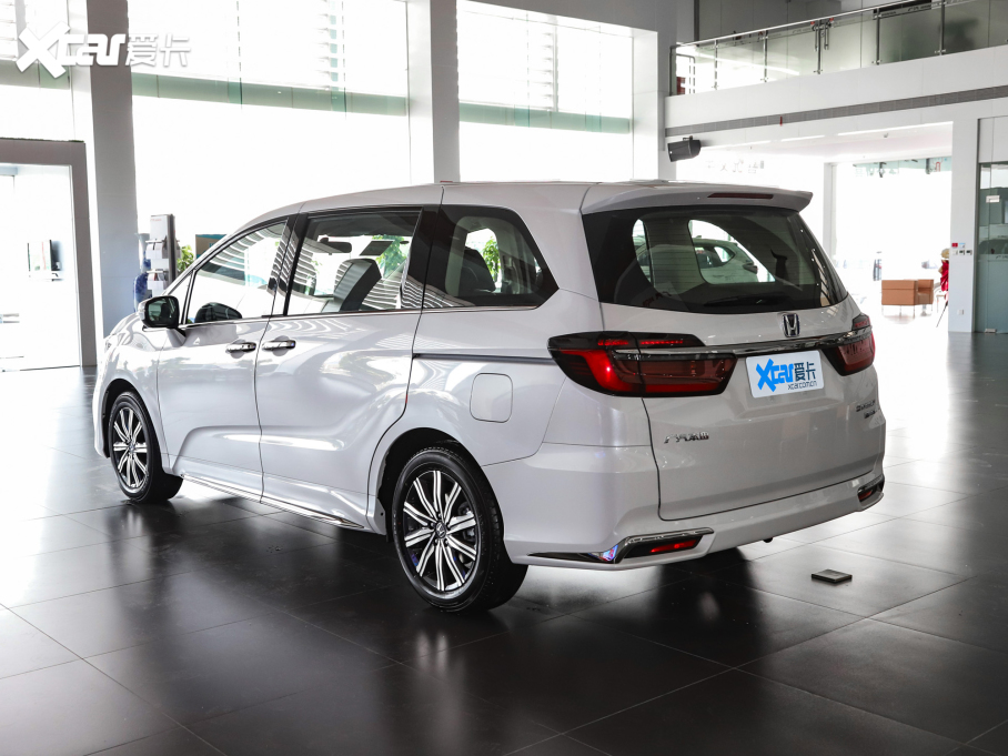 2022Wِ 2.0L e:HEV J