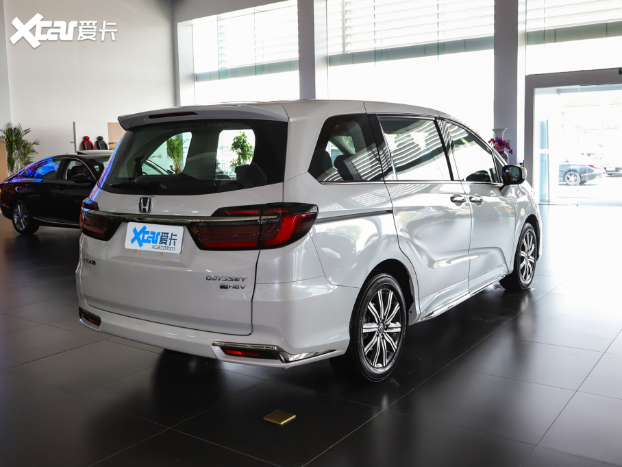 2022Wِ 2.0L e:HEV J