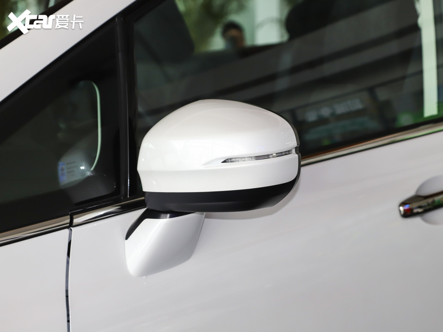 2022Wِ 2.0L e:HEV J