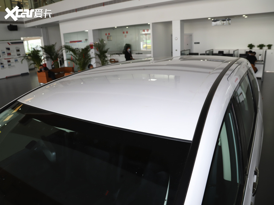 2022Wِ 2.0L e:HEV J