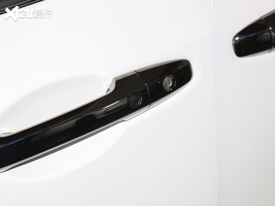 2022Wِ 2.0L e:HEV J