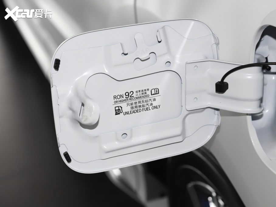 2022Wِ 2.0L e:HEV J