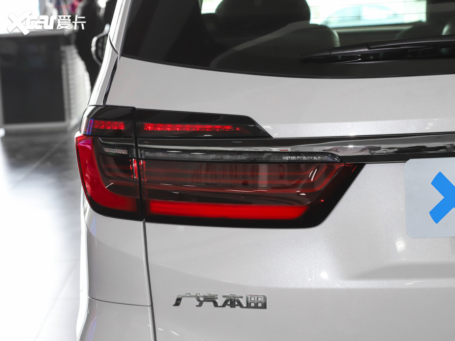 2022Wِ 2.0L e:HEV J