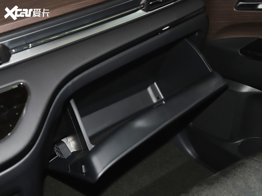 2022Wِ 2.0L e:HEV J